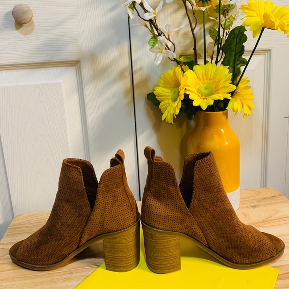 Universal Thread Peep Toe Ankle Boots - Picture 7 of 11